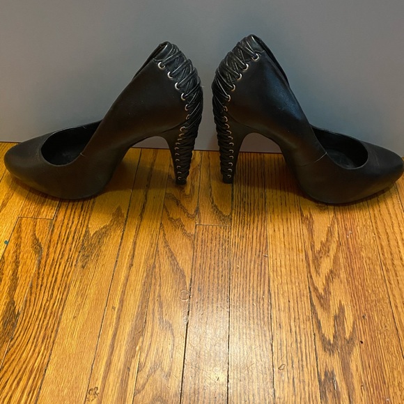 JESSICA SIMPSON HIGH HEELS- CORSET BACK SIZE 8.5 - Picture 2 of 8